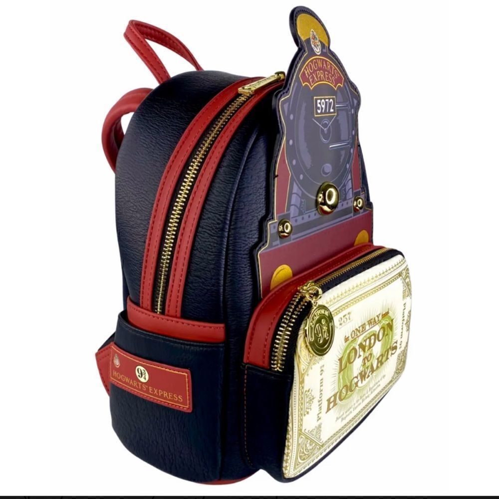 - 🚞🚞 Loungefly Harry Potter Hogwarts
Express Mini Backpack - Picture 3 of 4